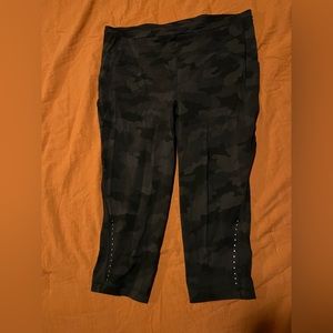 Lululemon Swift Speed Hugh Rise Crop 21” size 16